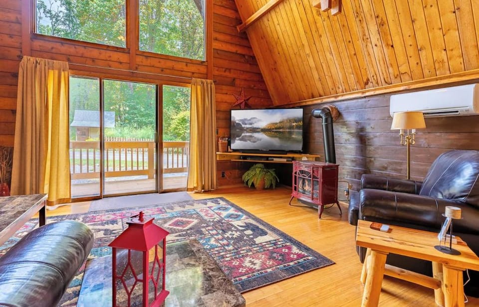 Scenic Mountain Getaway-Tranquil Views!-58 Meadowview Trail House in Virginia