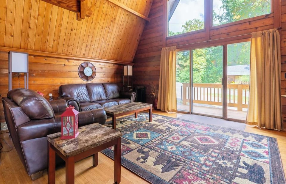 Scenic Mountain Getaway-Tranquil Views!-58 Meadowview Trail House in Virginia