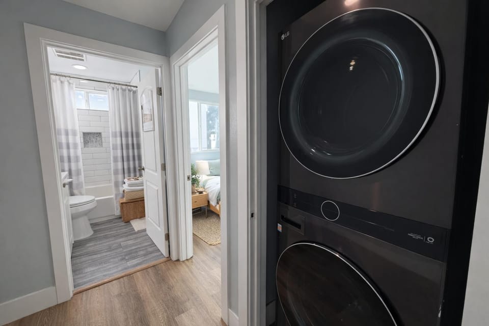 Shower, Bathroom, washing machine, dryer