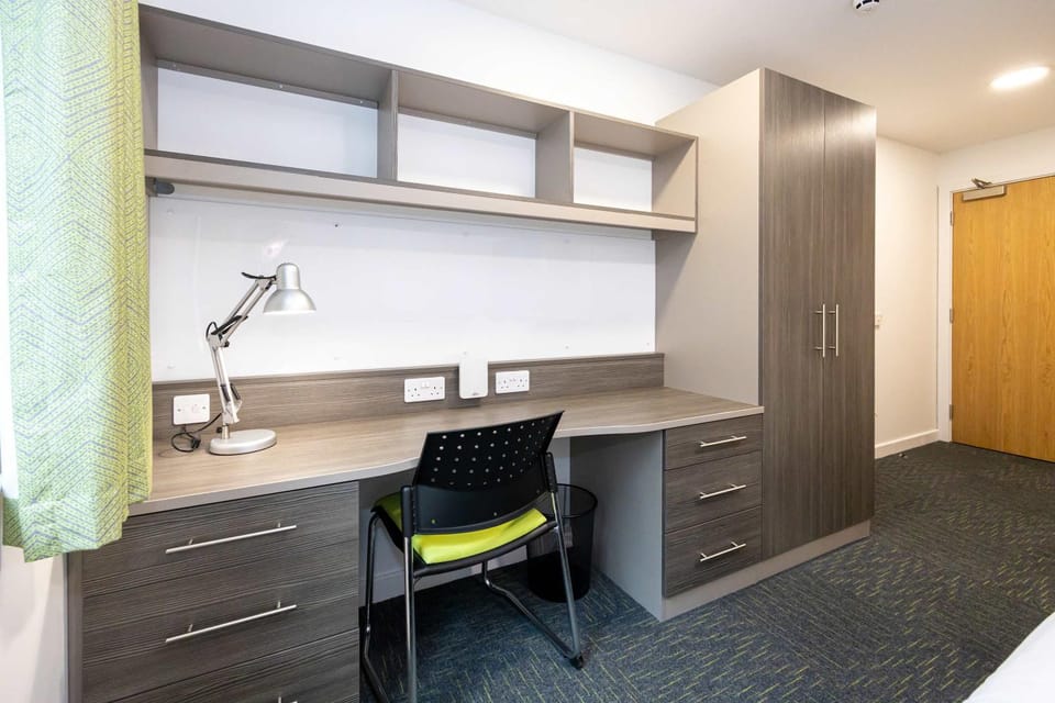 Single Ensuite Rooms In Central Preston House in Preston
