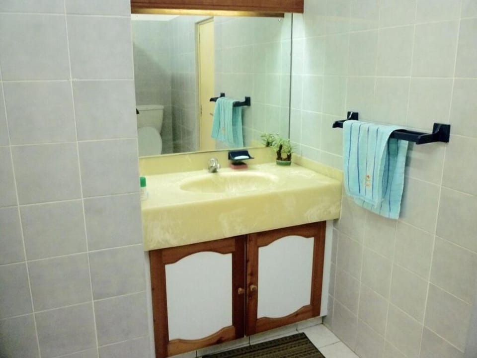 BeachHead Property, 1 Max Plaza Building, Royal Road, Pereybere, Mauritius, Apartment in Mauritius