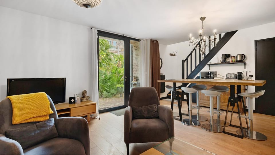 Property building, Living room