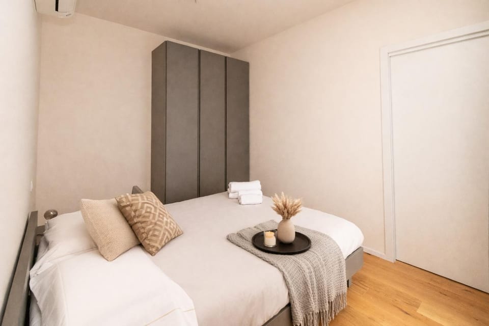 Bed, Photo of the whole room, Bedroom, towels, wardrobe