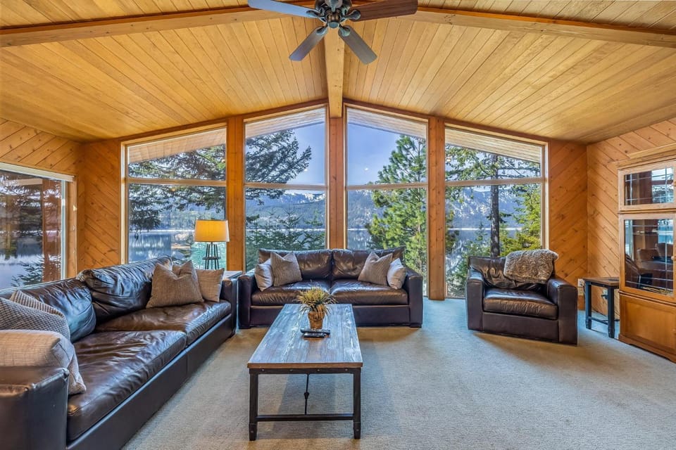 Lakeside House in Cle Elum Lake
