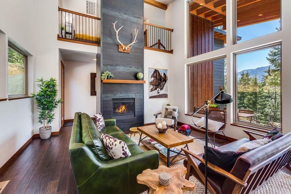 Domerie View House in Cle Elum Lake