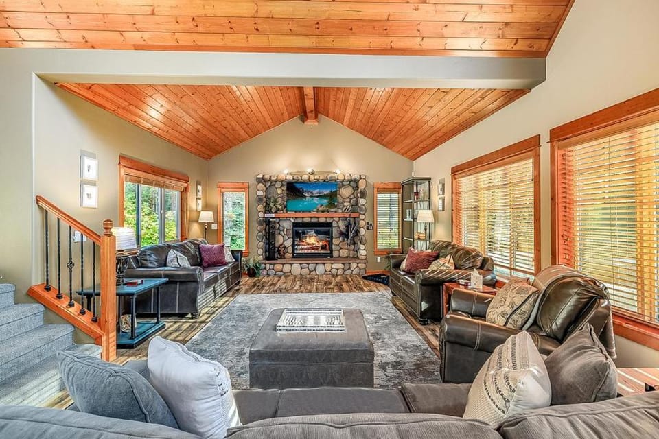 Cascade Mountain Villa House in Roslyn