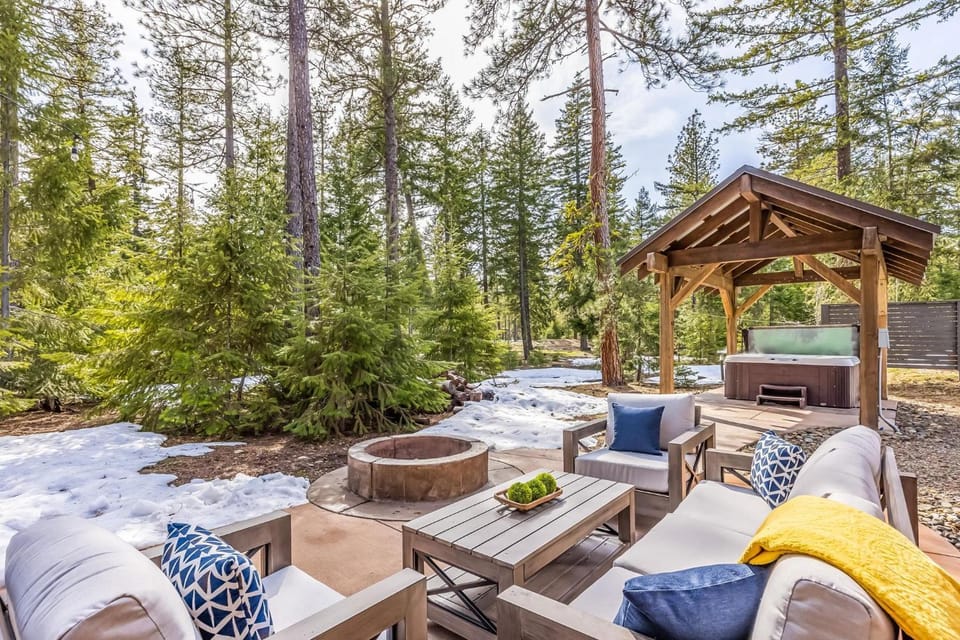 Majestic Pines House in Ronald