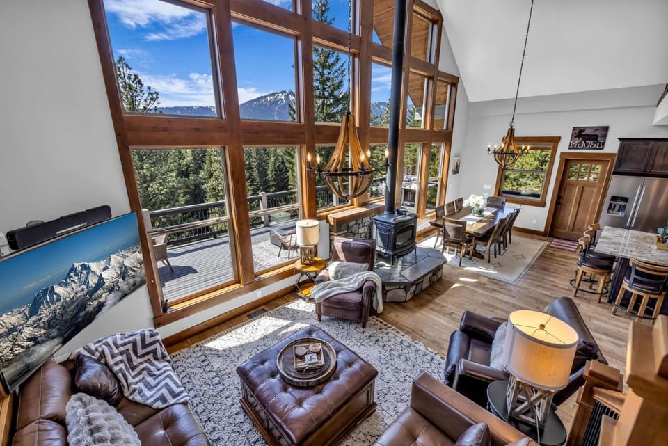 Grand Alpine Lodge House in Cle Elum Lake