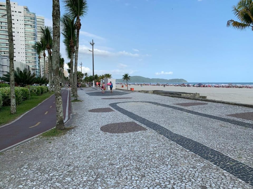 Kitnet encantadora - prédio de frente para o mar Apartment in State of São Paulo