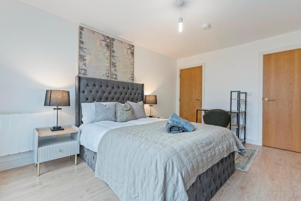Modern & Spacious 1BR Flat - Sleeps Up to 6 Apartment in London Borough of Southwark