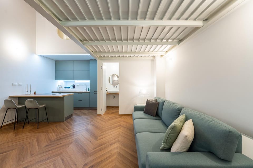 Kitchen or kitchenette, Living room, Seating area, Dining area