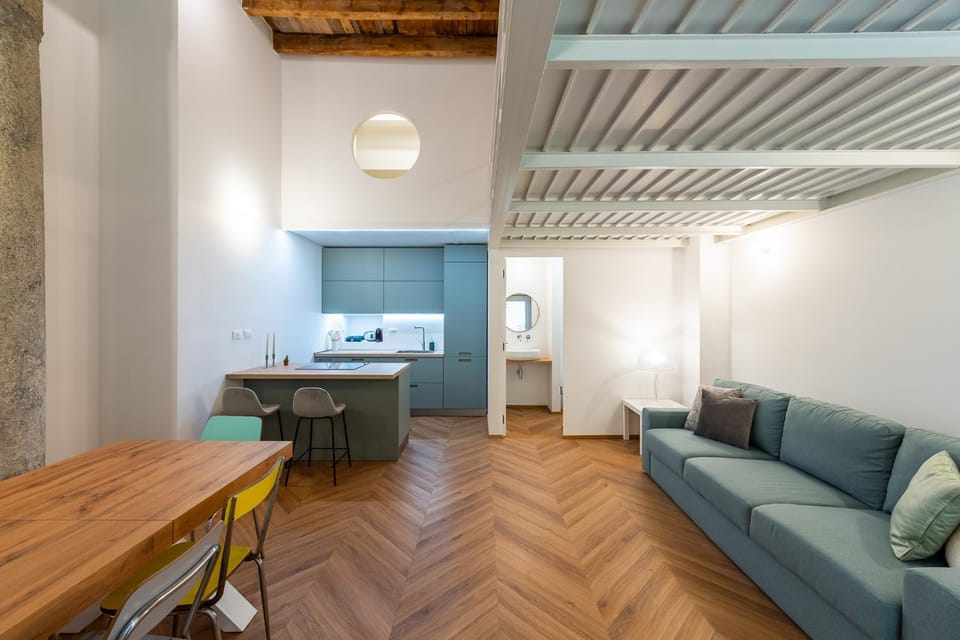 TV and multimedia, Living room, Seating area, Dining area