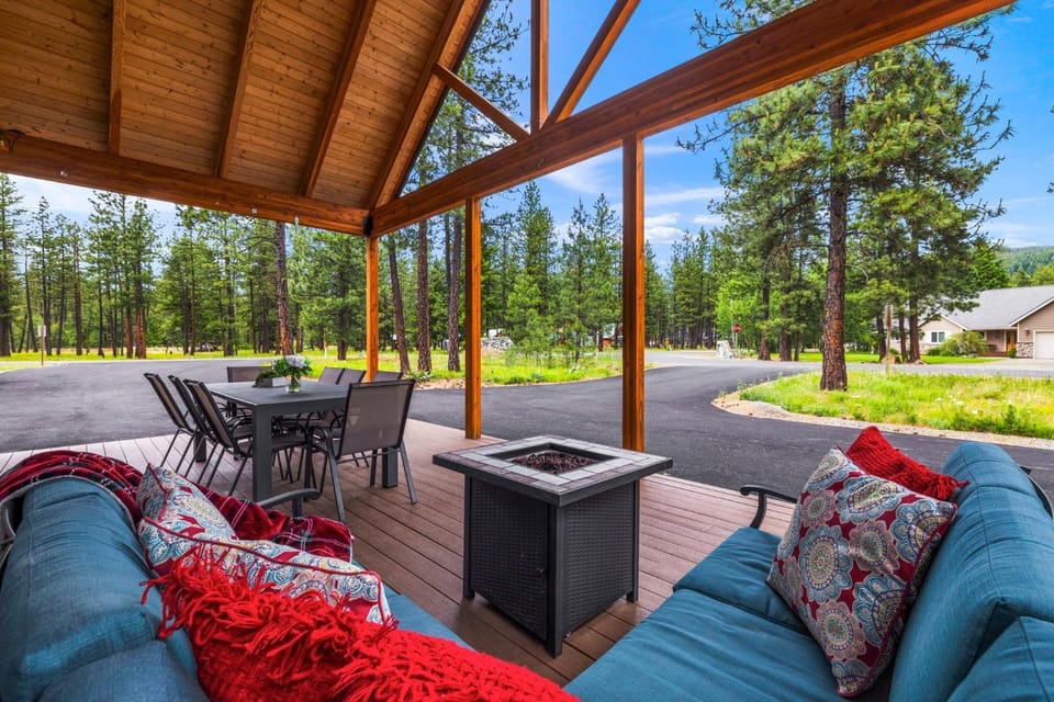 Crimson Cabin Cabin in Roslyn