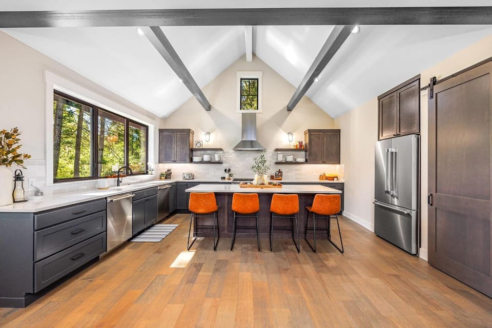 Pine Meadow Lodge House in Ronald