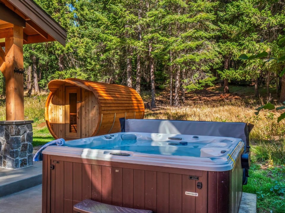 Snowberry Lodge House in Kittitas County