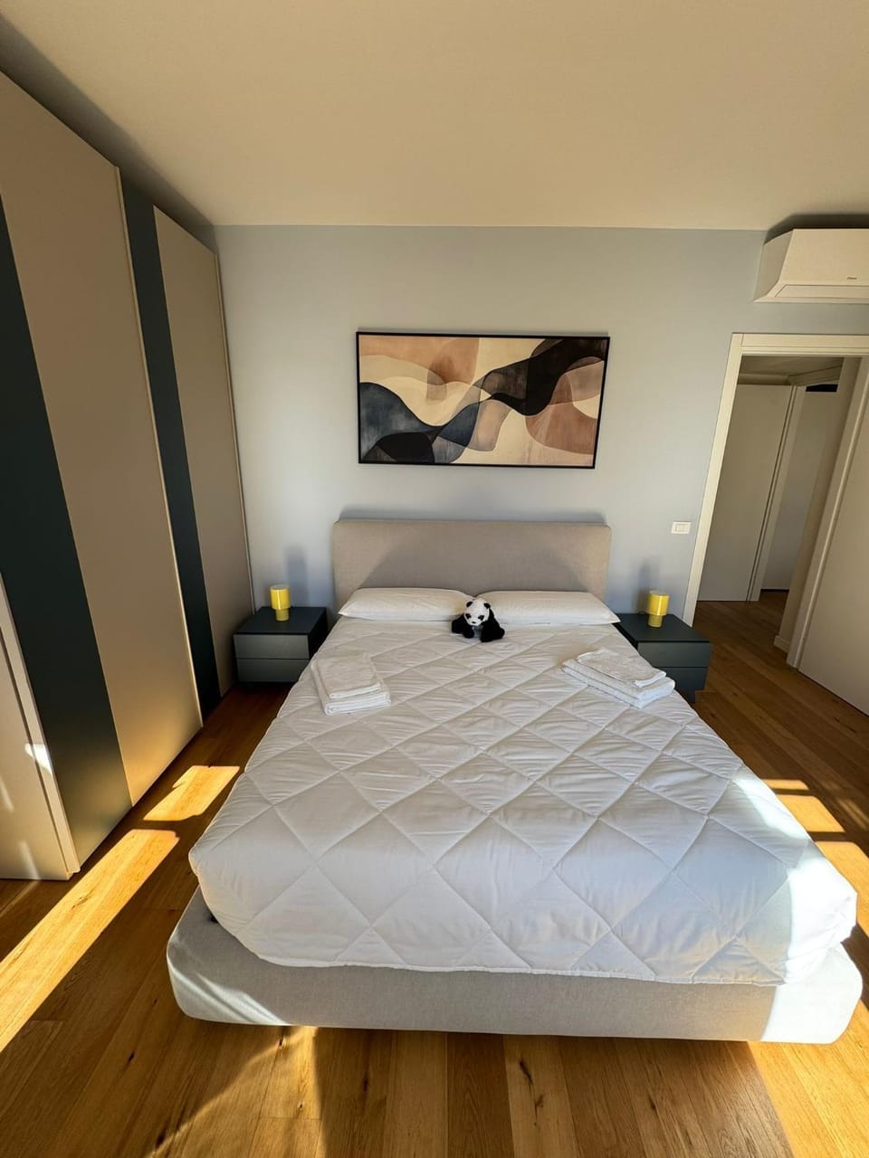 Bedroom, wardrobe
