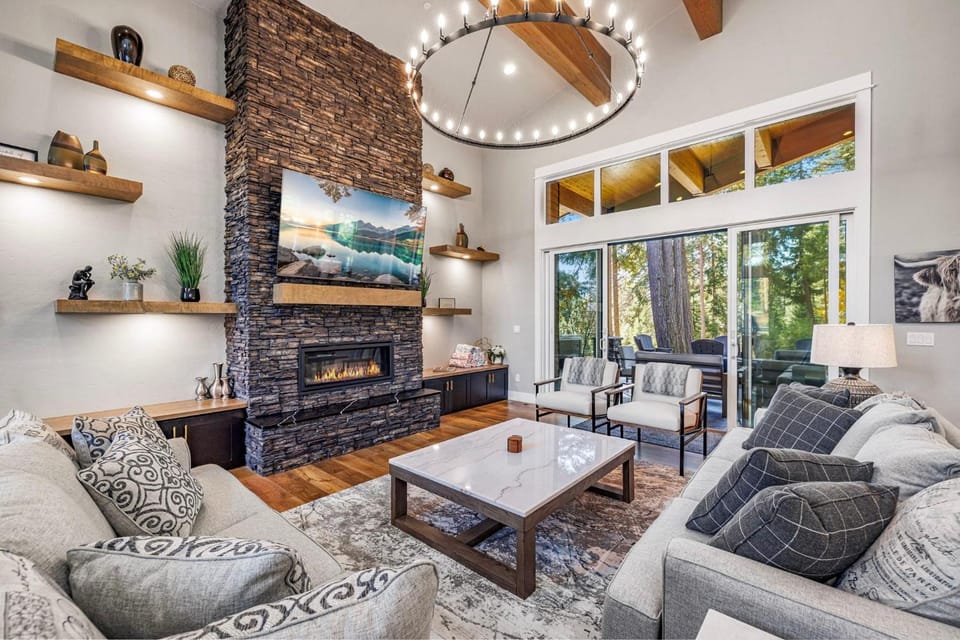 Four Seasons Lodge House in Kittitas County