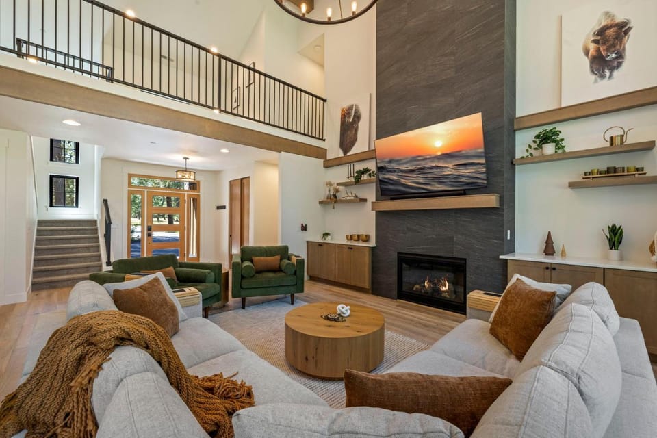 Oasis on the Farms House in Roslyn