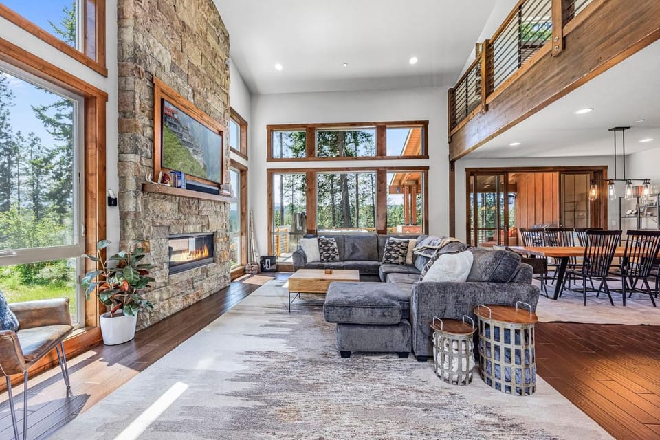 Three Pines House in Ronald