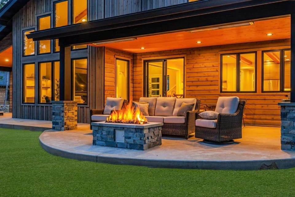 Mountain Modern Lodge House in Roslyn