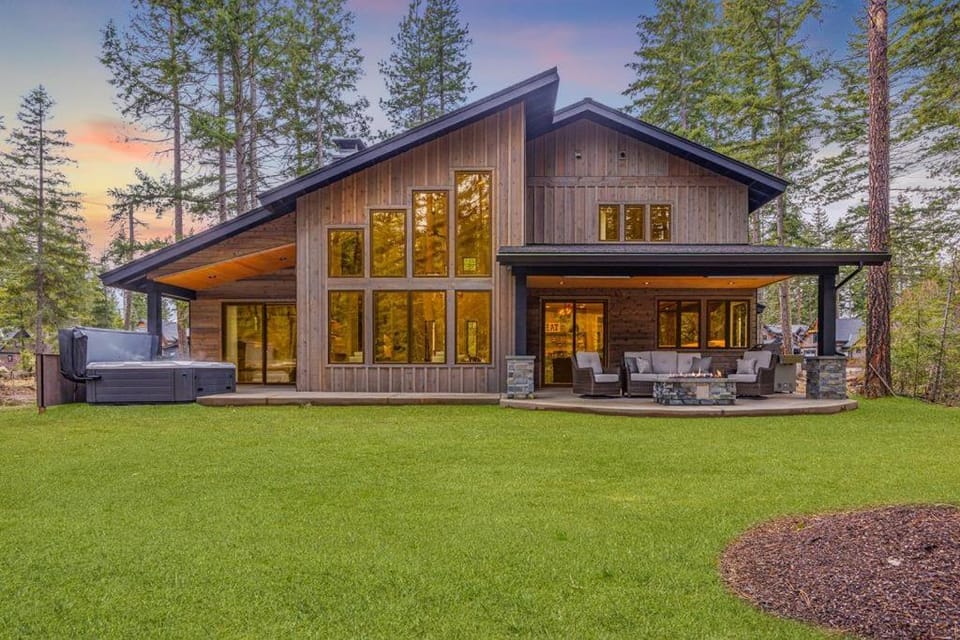 Mountain Modern Lodge House in Roslyn