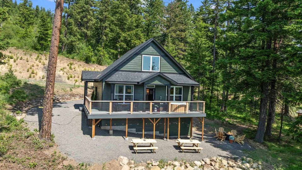 Ridge Retreat House in Roslyn