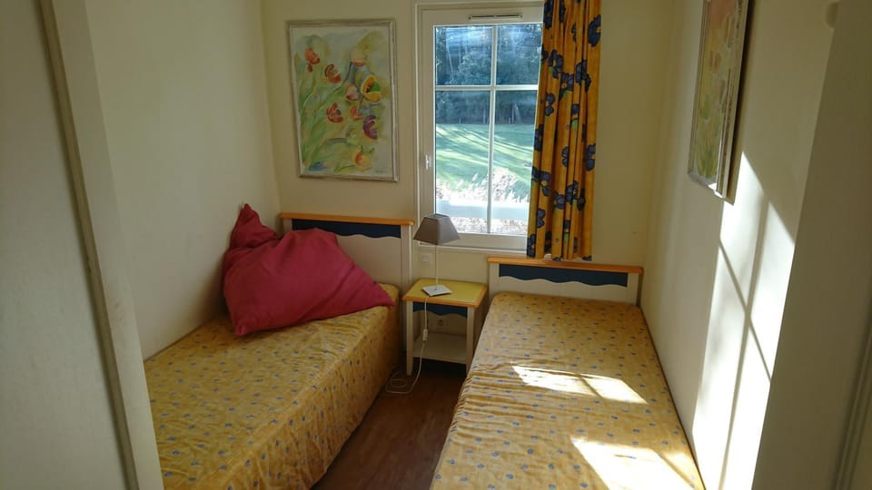 Property building, Living room, Bedroom