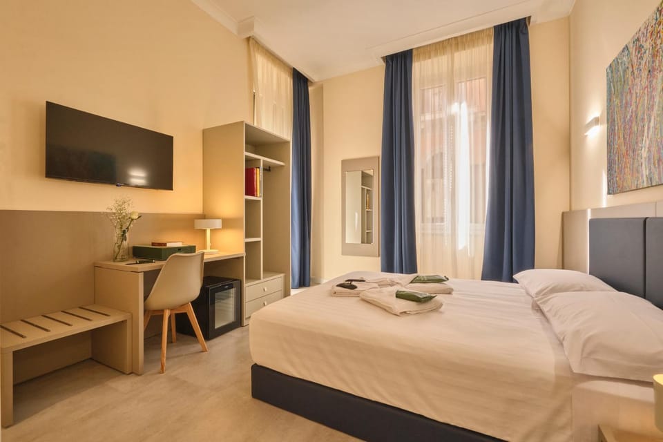 TV and multimedia, Photo of the whole room, Bedroom, furniture, minibar, towels, wardrobe, air conditioner