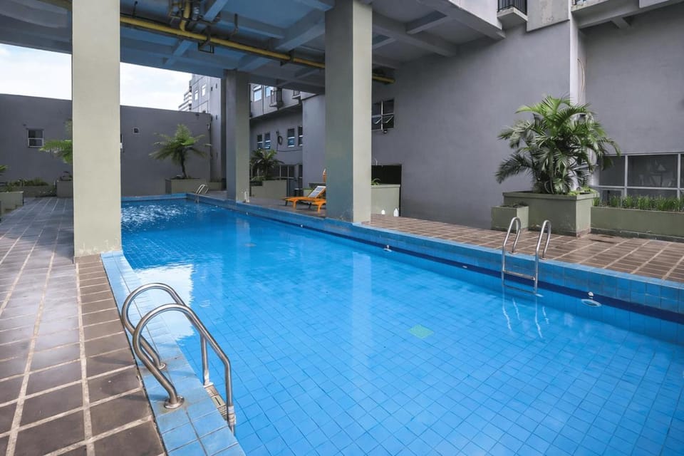 Swimming pool, Swimming pool