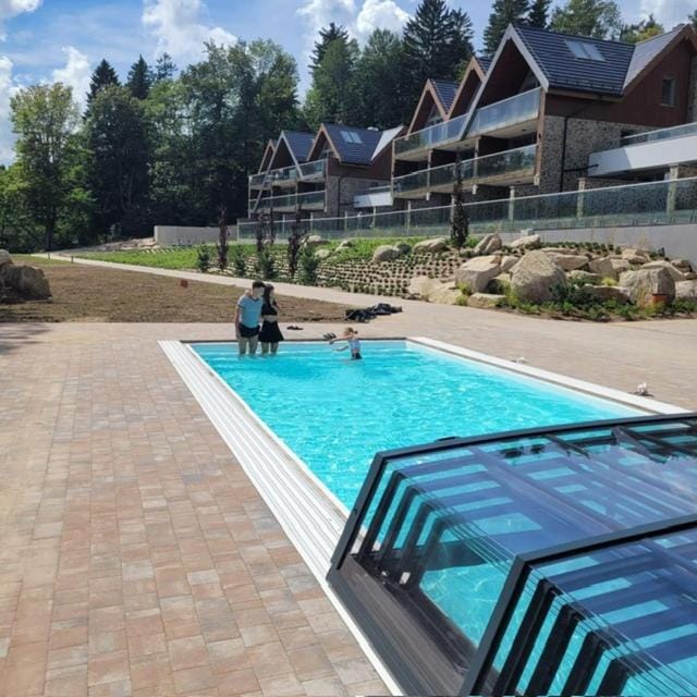 Apartament Silence Krass Resort z Prywatnym Jackuzi Apartment in Lower Silesian Voivodeship