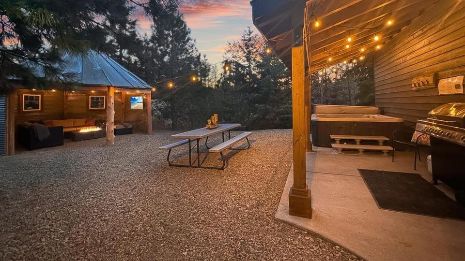 The Cabin Cabin in Roslyn