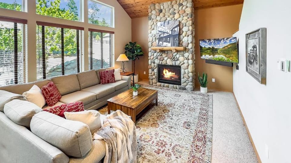 The Cabin Cabin in Roslyn