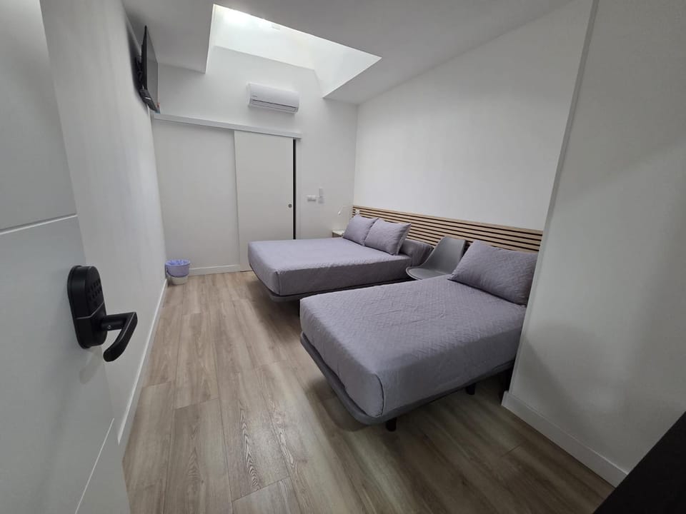 Bed, TV and multimedia, internet, air conditioner