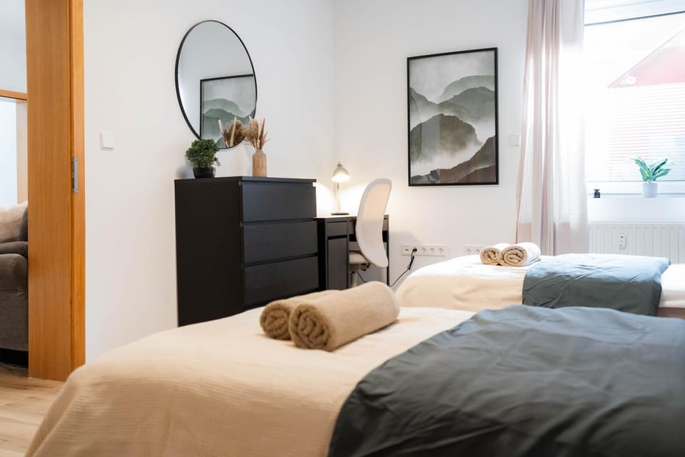 Bed, Business facilities, Bedroom, wardrobe
