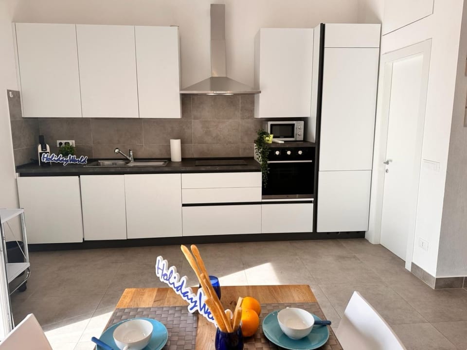 Kitchen or kitchenette, oven