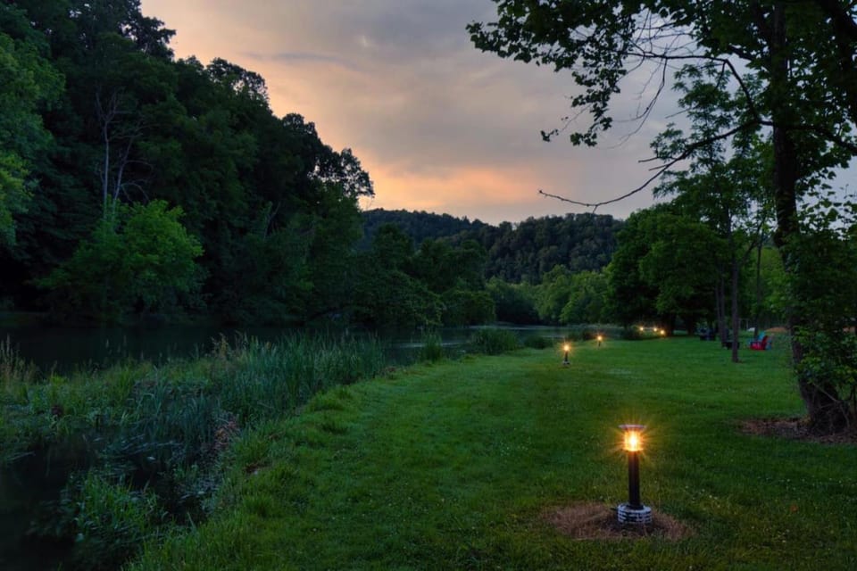 Tway Bird Chalet on The Watauga River Chalet in Johnson City