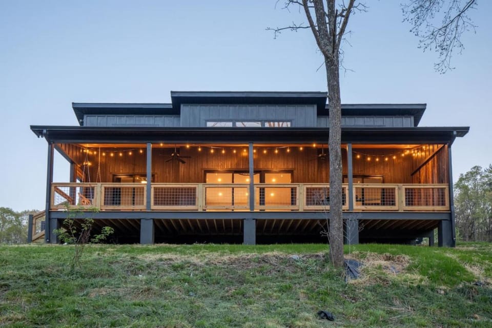 Juneburger Chalet on The Watauga River Chalet in Johnson City