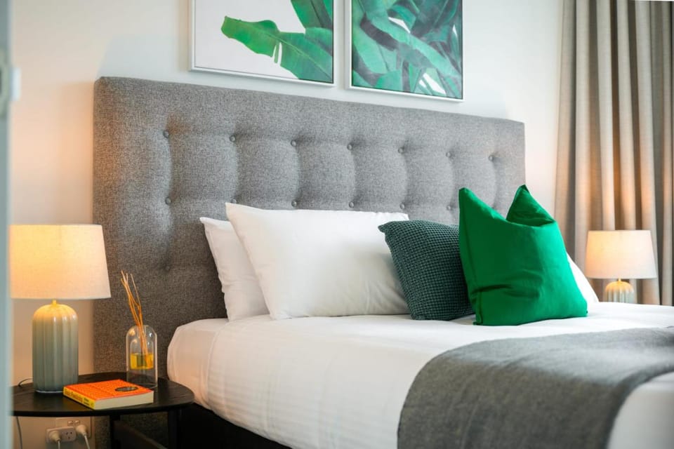 Luxe Stay next to Emporium 2 Bedroom in the heart CBD Apartment in Melbourne
