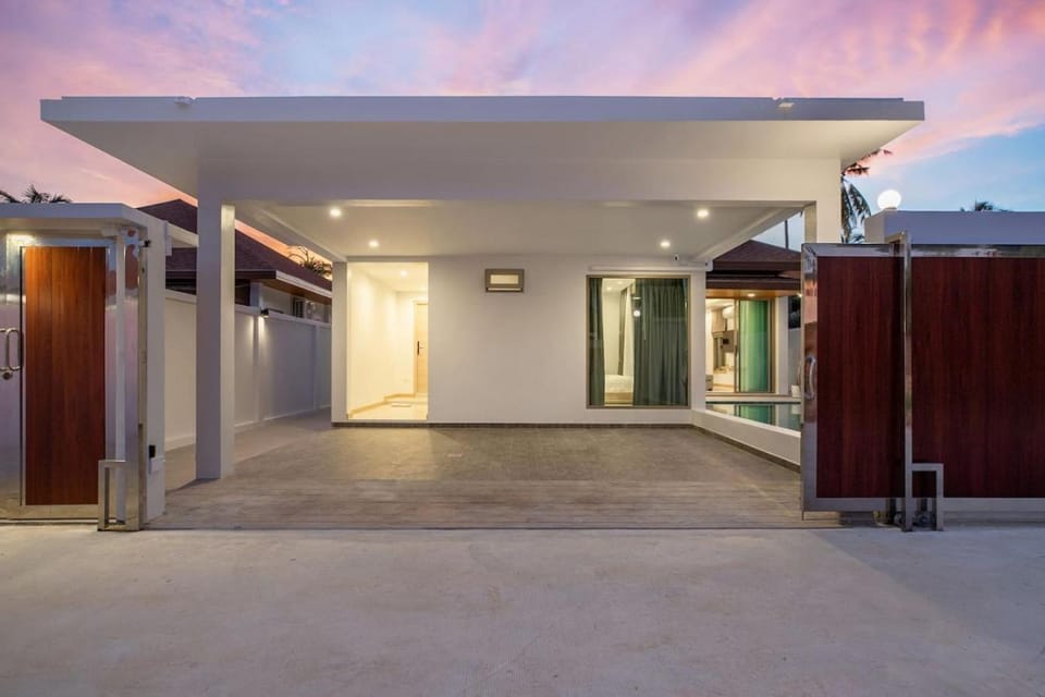 Villa Lumina Exclusive Luxury 3 Bdrms Villa Rawai House in Rawai