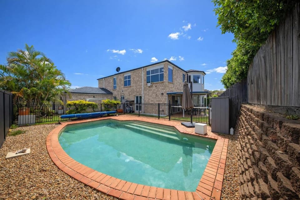 Entertainment Haven Pool Games Huge Living Space House in Carindale