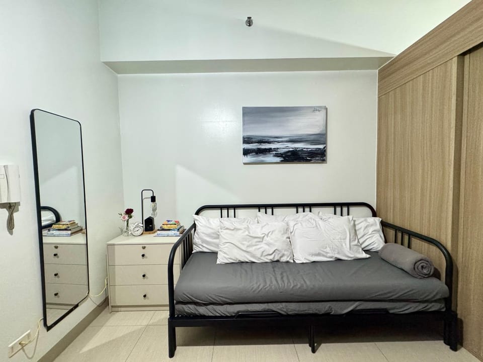 Shore 2 Residences Tower 1 Mall of Asia Apartment in Pasay