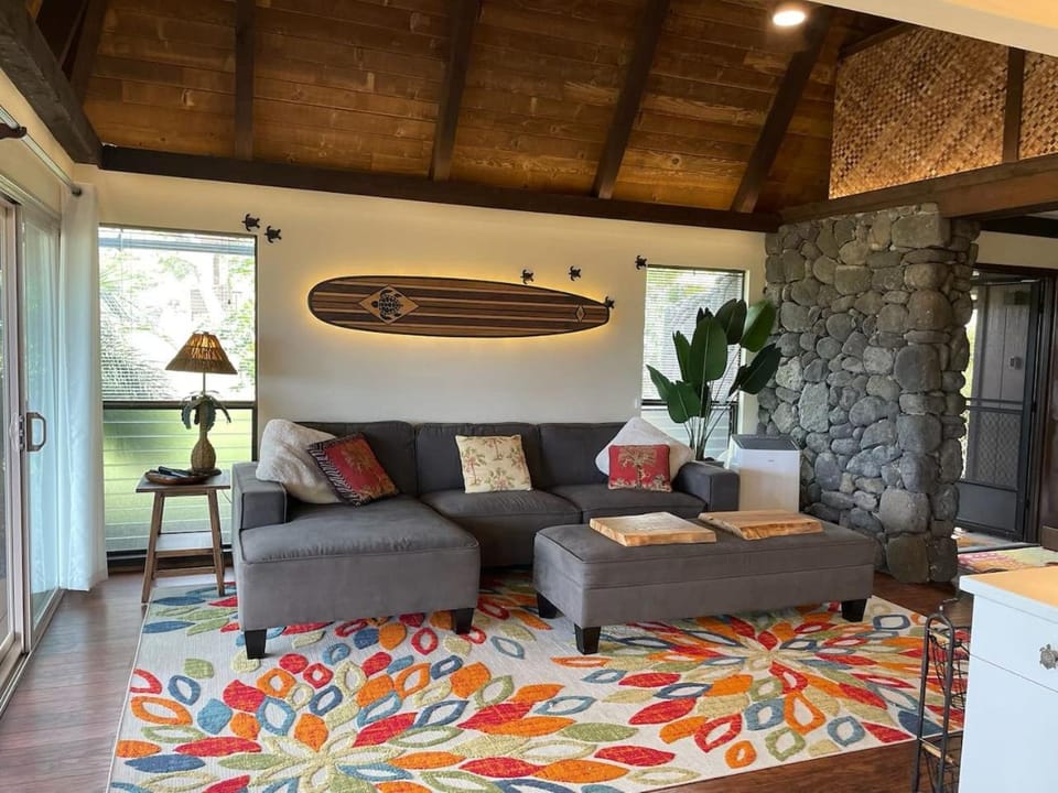 37 1 Bed 1 Bath with Ocean Views House in Big Island
