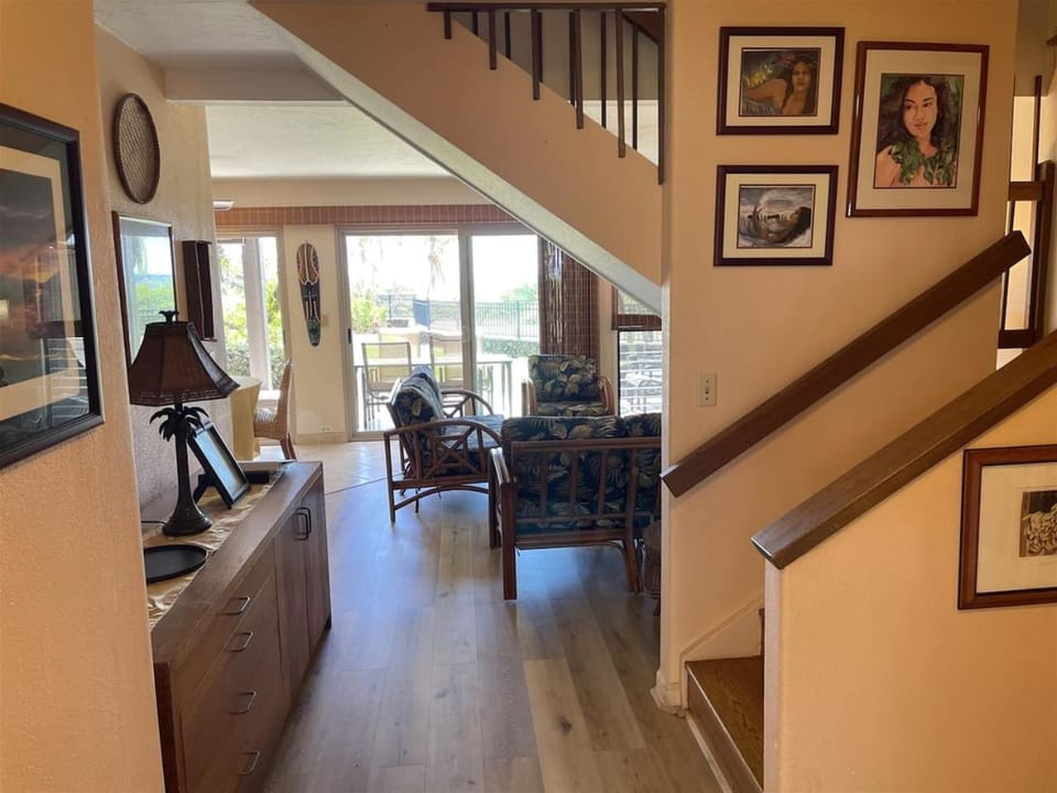 16 Two Bedroom Two Bath Condo House in Big Island