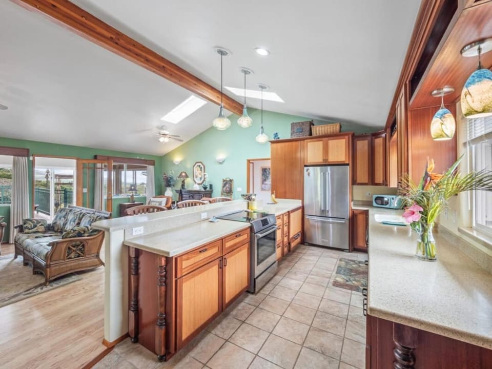 Kitchen or kitchenette, dishwasher, oven, stove