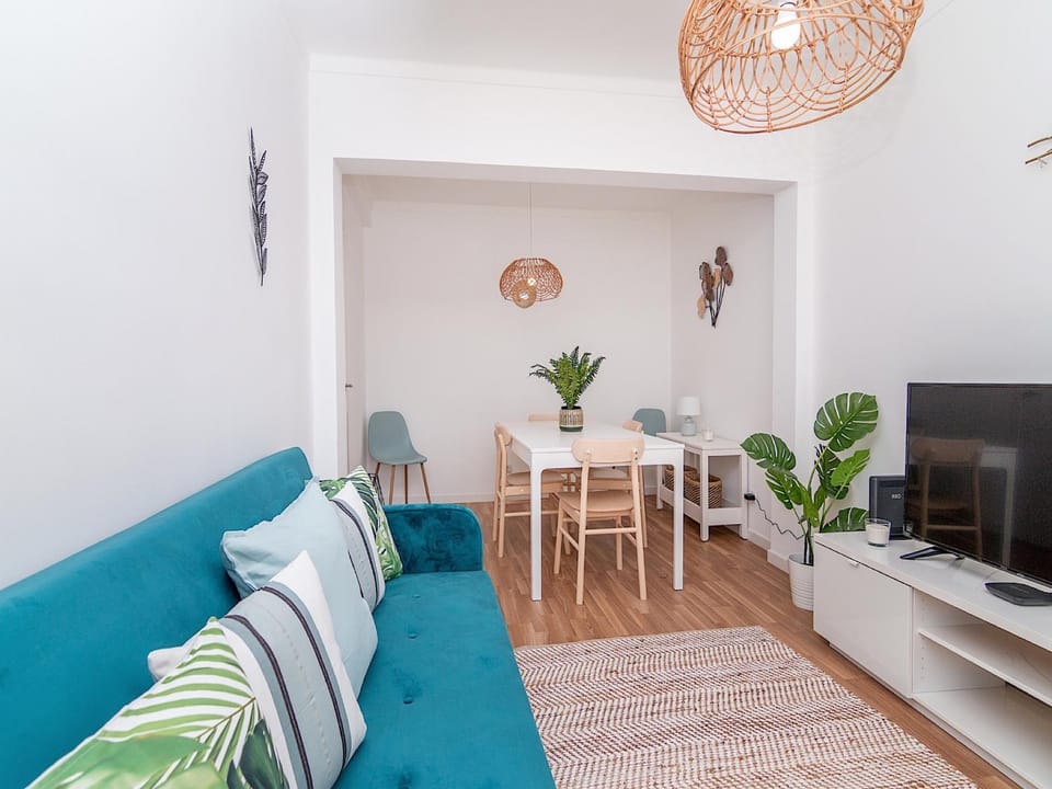 TV and multimedia, Living room, Dining area