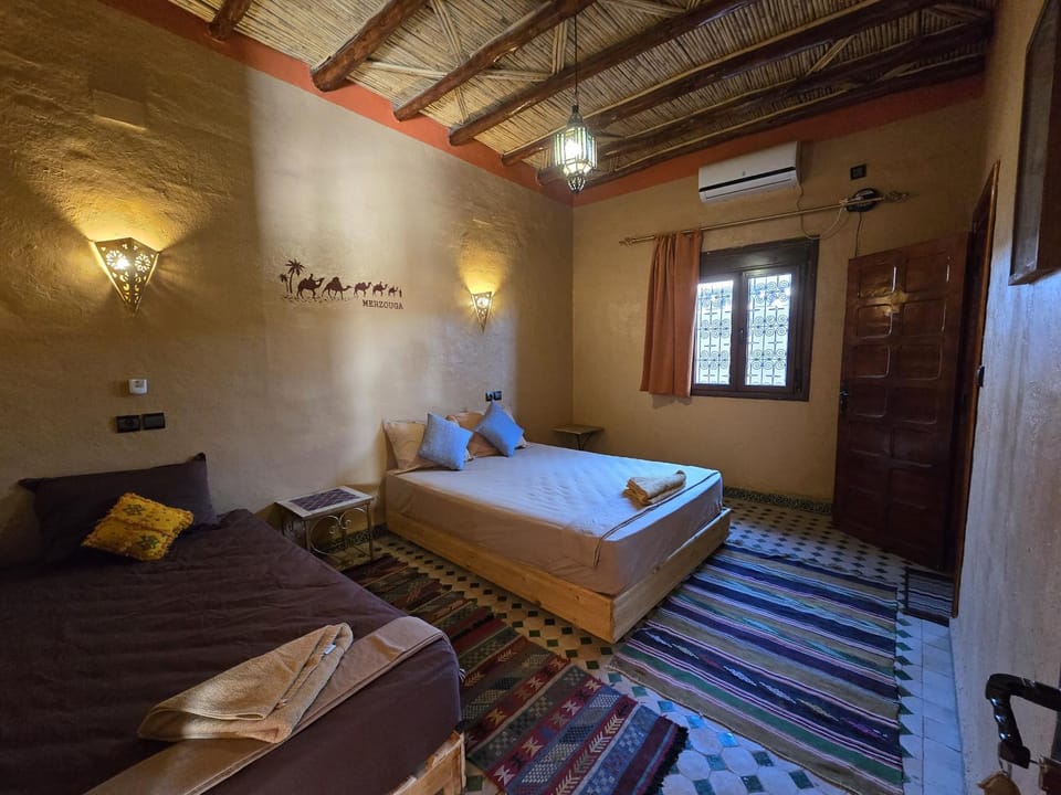 Bed, Living room, Photo of the whole room, Seating area, Bedroom