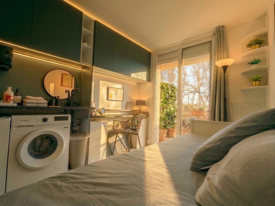 Kitchen or kitchenette, Seating area, Sunrise, washing machine, kitchen