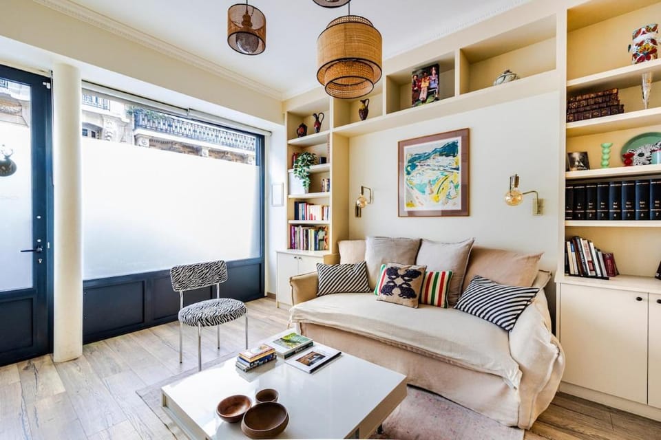 Library, Living room, Seating area