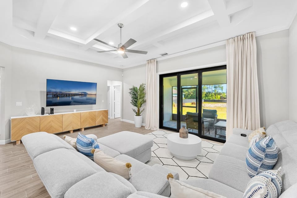 Family-Friendly Palm Bay Getaway! 20 Mi to Beaches House in Palm Bay