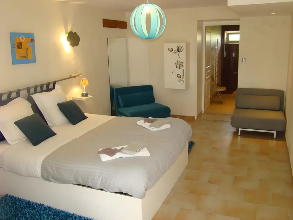 Living room, Bedroom